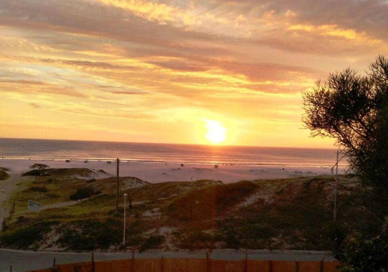 O mais lindo pôr do sol Arraial do Cabo Exterior foto